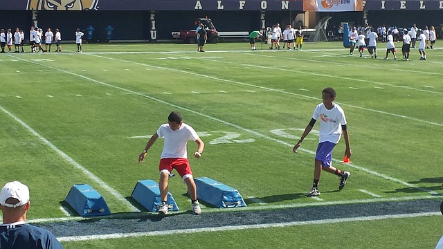 赖于硬件设 赖于硬件设